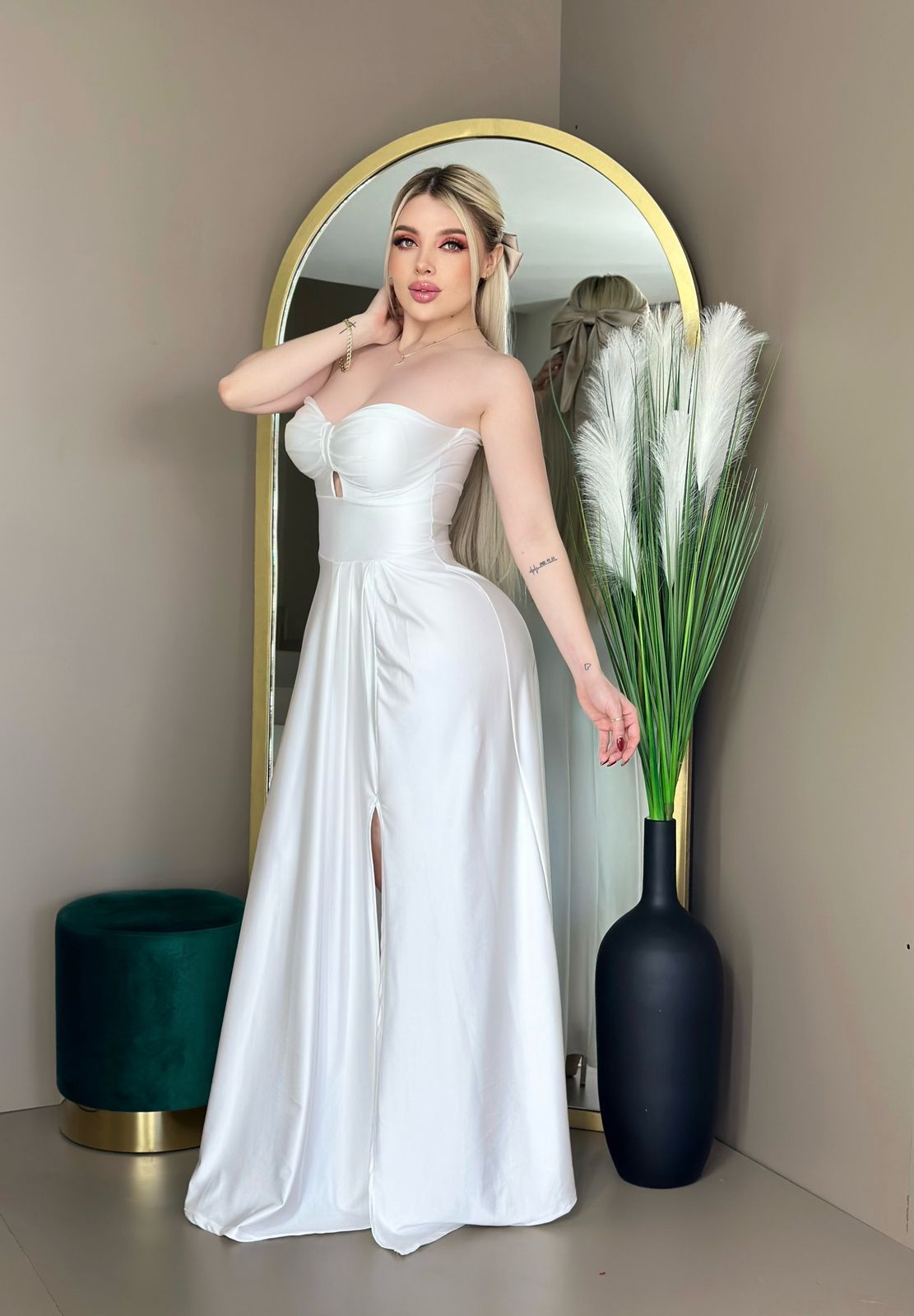 LI.VESTIDO MAXI SATIN ESTRAPLE V/C UNITALLA 002908